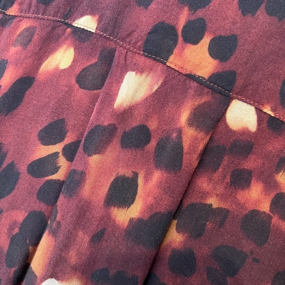 Anthropologie Cloth & Stone: Button-Down Blouse: Size Small - Picture 4 of 6